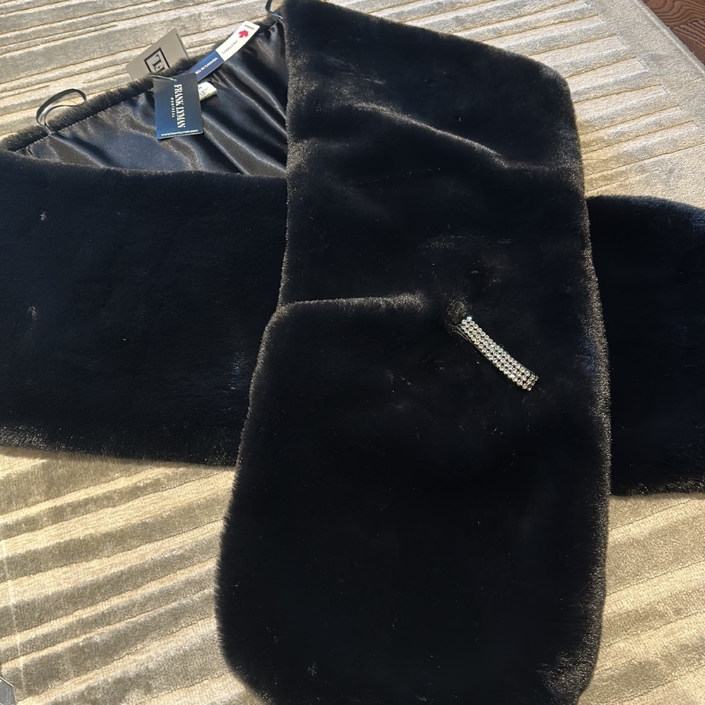 Frank Lyman Black Shawl - Picture 9 of 9